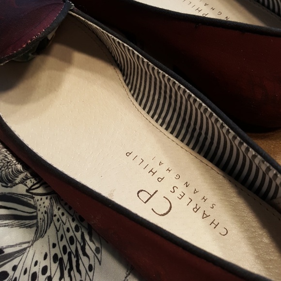 Like New Charles Philip Skull Flat 9 - Picture 4 of 6